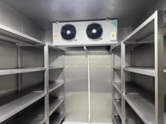 Versatile Cold Room with Reture Door for Optimal Storage Efficiency - Image 4