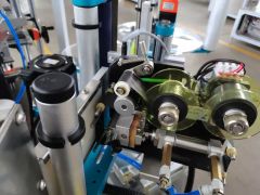 Full Automatic Flat Surface Labeller Sticker Labeling Machine with Date Coder - Image 3