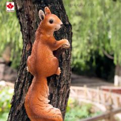 Outdoor Resin Sculpture Garden Decor Simulation Squirrel Tree Hanger - Image 2