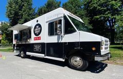 Mobile Food Trucks for Sale at Discounted Prices Affordable and High Performance Food Trucks for Sale Ready for export - Image 4