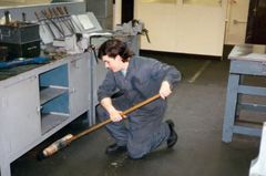Engineering Shop Floor Cleaning Vacuum Type Wet/dry Shop Vacuum Vacuum Capacity Sixteen Gallons Broom Type Wide Brush Broom Or Flat - Image 1