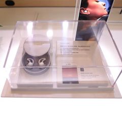 High End Interior Design Acrylic Phone Earphone Smart Interactive Display Rack - Image 5
