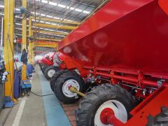 Tractor Driven 3 Point Hitch 2 Row Seeding Fertilizing Spraying Herbicides Insecticides Fits All Terrains Soils Climates Planting Taro Mini Potato Planter - Image 3