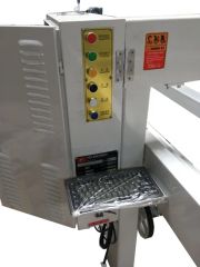 Quilting and Embroidery Machine - Image 4