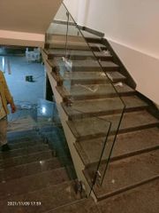 Stairs Stainless Steel Glass Staircase Railing, For Home Height 3 Feet Position Stairs Thickness 10 mm Usage/Application - Image 2