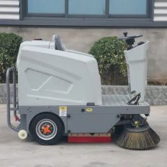 Mini Industrial Cleaning Machine Ride on Floor Road Sweepers Machine - Image 6
