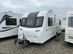 Discover Bailey Phoenix Black 640 Stylish Family Touring Caravan Lightweight Build Comfortable Living Space Great Price - Image 3