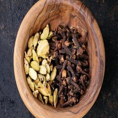 Natural Whole Cloves Laung Premium Aromatic Spice Strong Flavor Food Grade Cooking Wholesale Export Supply – product photo 2, product detail gallery