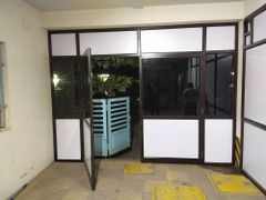 1 mm Slim Half Glass Aluminium Partition Work Partition Style Half Glass Location Chennai Application Commercial Glass Type Toughened - Image 3