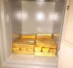 AU) GOLD NUGGETS & GOLD BARS Gender Men Carats 23k Purity 97.5% Origin Drc Congo Location Nairobi Delivery Terms Cif Commission - Image 4
