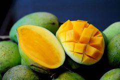 Sunrise Gold Vietnamese Mango - Image 4