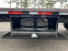 2024 Diamond C 8.5×24 15K Powder Coated Deckover Equipment Trailer - Image 5