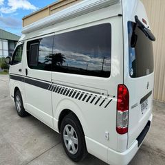 Efficient 2022 Hiace Left Hand Drive Diesel Van Manual Transmission Euro 4 Emission Standard 11-20 Seats - Image 1