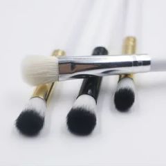 Design. Eye Shadow Brush. - Image 3