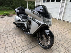 USED 2011 VICTORY VISION TOUR MOTORCYCLE AIR-COOLED 106CI FREEDOM V-TWIN SIX-SPEED TRANSMISSION – product photo 2, product detail gallery