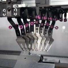 Computerized Flat Knitting Machine for Raschel Blanket Blue Color - Image 4
