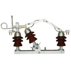 3 Pole Air Break Switch Type AB Power 200 Amp Material Porcelain No. of Poles 3 Pole Rated Current 11 Kv Surface Finishing Powder - Image 1
