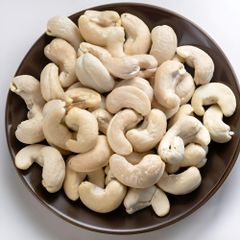 Wholesale Organic Whole Cashew Nuts WW180 Dried Fresh Vietnam Origin Food Grade W320/W240/W180 - Image 3
