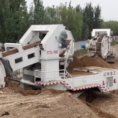 Bucket Reclaimer Featuring Automatic Slewing and Luffing Control for Operator Convenience - Image 2