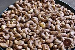 Hot Product! 100% delicious, high quality Vietnamese cashew nuts W240, plump nuts produced in Vietnam, suitable for making cakes, candies, and dieting - Image 5