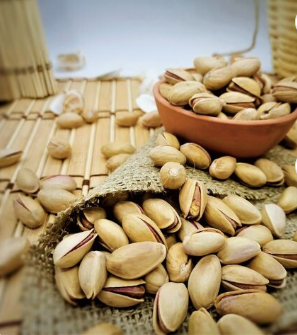 Cheap Nuts Pistachio Kernels Helps Stabilize Blood Sugar Organic Roasted Raw Pistachio Nuts.Cheap Wholesale quality Pistachio Nuts - Almaa SCS - Belgium