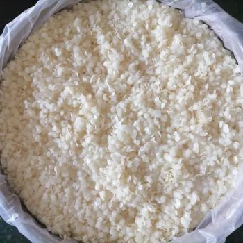Beeswax CAS 8012-89-3 White Beeswax Waxes Honeybee Origin China Type Aspartame Stock Available Resource Natural Trademark - Ningbo Surest Chemical Co., Ltd. - China