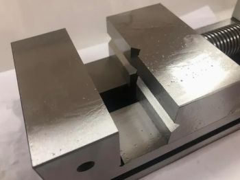 Precision Vise for Grinders and Milling Machines with Adjustable Features - Dezhou Yiheng Precision Machinery Co., Ltd. - China