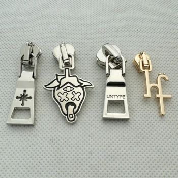 Fashion Zinc Alloy Garment Bags Custom Golden Logo Engraved Shoe Cltohing Metal Zipper Slider Zip Puller - Xiamen Neostar Trade Co., Ltd. - China