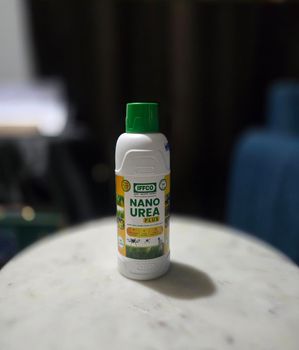 NANO UREA Form Liquid Manufacturer IFFCO Technique Spraying Features Long-Term Effect Specification 20% Nitorgen Brand Name IFFCO nano urea - Keshav Global Trade LLC - India