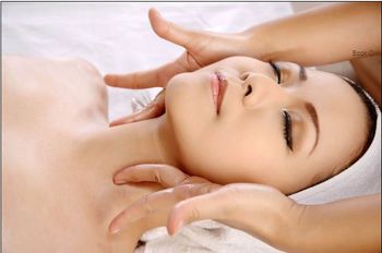 Body Massage Root Lift Achieved Hair Repair Provided Hair Volume Improved Shine Level Unmatchable Hair Strength - Head To Toes Hair & Beauty Salon - India