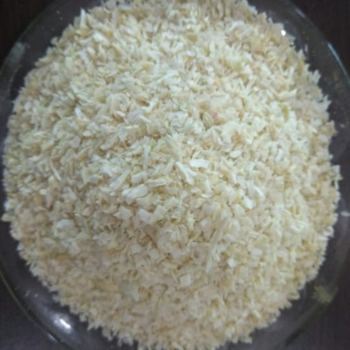 Wholesale Premium White Onion Chopped – Fresh, Hygienically Processed, Uniformly Cut Vegetable Ingredient Ideal for Food Service, Restaurants, Catering, and Industrial Food Manufacturing, Offering Consistent Flavor, Long Shelf Life Options, Bulk Packaging, Competitive Pricing, and Reliable Global Supply Chain Support for Cooking, Seasoning, Sauces, Ready Meals, and Processed Food Applications Solutions - agroturaspzoo - Poland
