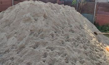 Construction Sand, Brown Color Brown Texture Granular Sand Type River Sand Application Concreting Primary Composition Small Rock And Mineral - Radha Krushna Traders - India