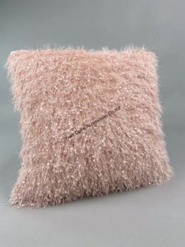 Comfortable Pink Plush Fur Soft Sofa Backrest Decorative Pillows Cushions - YiWu OuYe Accessories Co., Ltd. - China