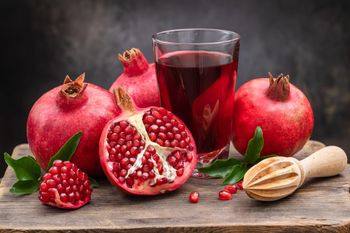 Oganic Fresh Pomegranates -  DAEWKAEW PANTAMANG Co., Ltd - Thailand