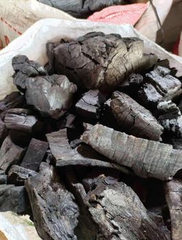 Tamarind Wood Charcoal, Mix Hardwood Charcoal from SAMA BIOMASS INDONESIA Tamarind Wood Charcoal, Mix Hardwood Charcoal - SAMA BIOMASS INDONESIA - Indonesia