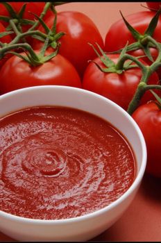 Tomato paste Packaging Type Can Features No Preservatives - Unique food - India