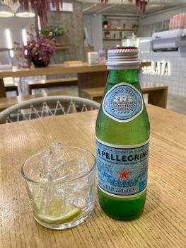 Authentic Sanpellegrino Sparkling Water Crafted For Pure Refreshment Perfect For Dining Events Parties And Daily Enjoyme from PLANETE COMMERCE Authentic Sanpellegrino Sparkling Water Crafted For Pure Refreshment Perfect For Dining Events Parties And Daily Enjoyme - PLANETE COMMERCE - France