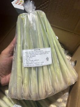 Fresh lemon grass from Vietnam Grade A Port Ho Chi MInh Type fresh lemon grass Place of Origin Viet Nam Certification ISO, VIETGAP - HAO QUANG COCONUT ONE MEMBER COMPANY LIMITED - Vietnam