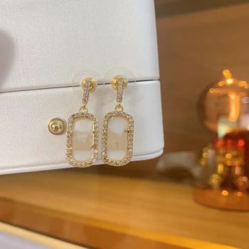 Designer Earring Fashion Earrings Luxury Earrings Age Youth Color White Shape Round Gender Female Model NO. CHAN-17 HS Code 7116100000 - Hebei Blue Whale Import and Export Trading Co., Ltd. - China