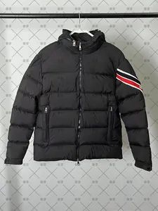 Mengjia's 1: 1 High - End Down Jackets, Men's Jackets and Women's Jackets, Suitable for Everyone! - Quanzhou Fengze Xiaoshu Pear Trading Co., Ltd. - China