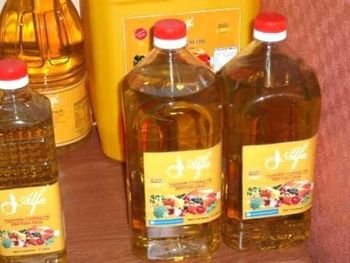 Refined palm oil | Vegetable oils Quality EXCELLENT Oil Content 40-65% Packaging Cartoons Color Reddish (crude), Light Colored And Transparent (refined) - EEC POLAND LTD  - Poland