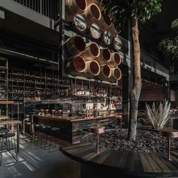 Design Custom Vintage LED Wine Shop Display Cabinets Pub Restaurant Furniture - Guangzhou Brutalist Store Display Products Co., Ltd. - China