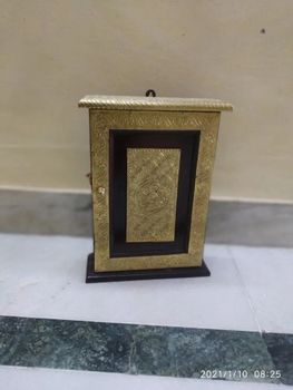 Brown Brass Wall Decoration Key Holder Theme brass Color brown Brand nikhil arts Origin Made In India Is It Handmade - Nikhil Arts - India