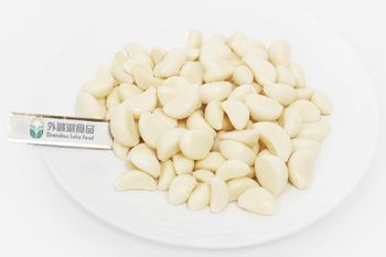 Frozen Garlic Freezing Temperature -18°c Brand Name Grandma Lake Fodd Color Retains Original Color Shelf Life 2 Years, 24 Months - Grandma Lake Food - China