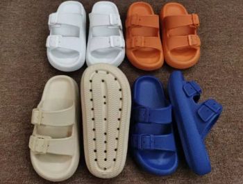 Four Color Unisex Fashion PVC Seabeach Flip Flops Stock Summer Slippers - Jinjing Shengruixin Import And Export Co., Ltd. - China