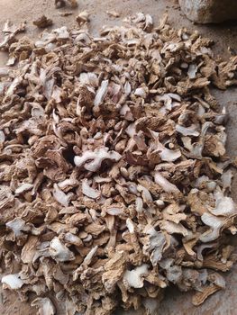 Dry Ginger Slice (Split) from Karnataka Ginger International Trader Dry Ginger Slice (Split) - Karnataka Ginger International Trader - India