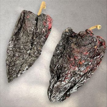 Dried Ancho Chile (Poblano Chile) Origin Mexico Texture Dried Heat Level Mild Delivery Form Sacks Color Deep Reddish-brown - Glomarket SA DE CV - Mexico