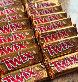 DELICIOUS CHOCOLATE SNACK Twix CLASSIC Chocolate Bars 180g Shelf Life 12 months Place of Origin Austria Taste Crispy biscuit base - Sosa Merchant Solutions - Austria