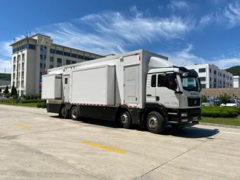 Dsa Surgical Vehicle with Oxygen System and Other Auxiliary Devices - Weihai Guangtai Medical Technology Co., Ltd - China