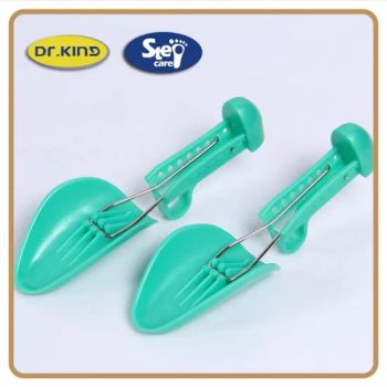 Shoe Care Green Practical Travelling Portable Adjustable Plastic Shoe Tree - Yangzhou Runtong International Trading Co., Ltd. - China